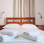 Meropi 3* كاماراي